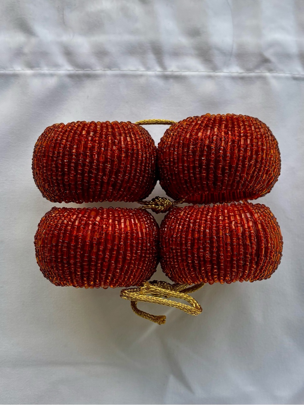 4 Hand Beaded Glass Seed Napkin Rings Red Orange NWOT - Picture 3 of 6